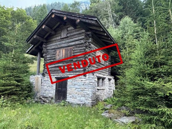 casa indipendente in vendita a Villa di Chiavenna