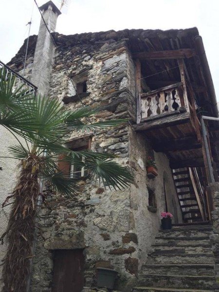 casa indipendente in vendita a Villa di Chiavenna in zona Chete