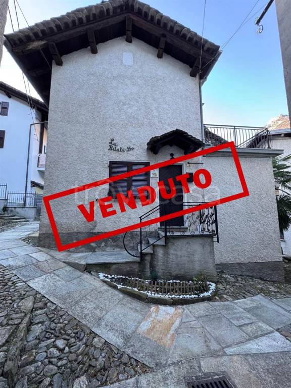 casa indipendente in vendita a Villa di Chiavenna in zona Chete