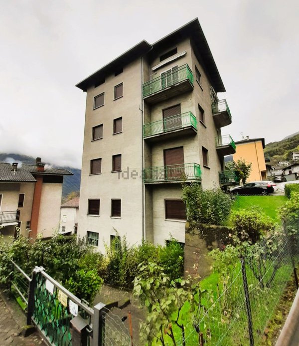 casa indipendente in vendita a Villa di Tirano