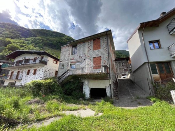 casa indipendente in vendita a Villa di Tirano