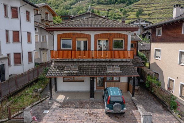 casa indipendente in vendita a Villa di Tirano