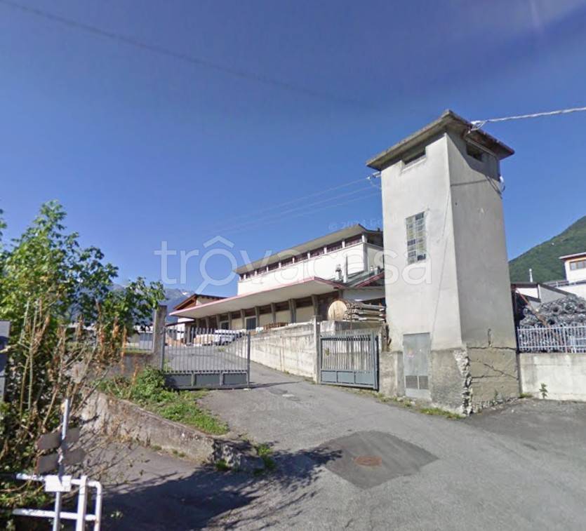 locale commerciale in vendita a Villa di Tirano