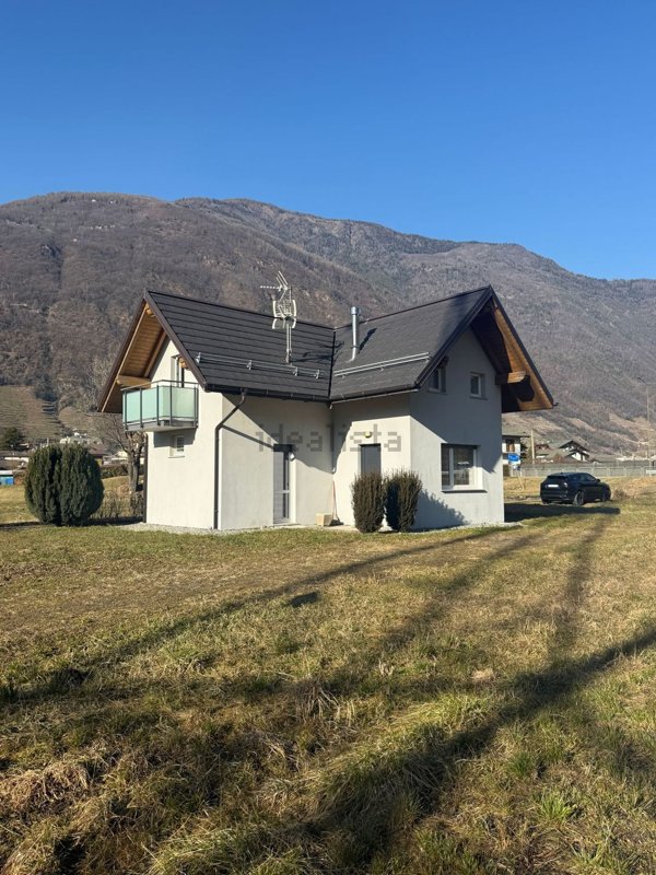 casa indipendente in vendita a Villa di Tirano