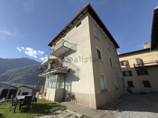 appartamento in vendita a Villa di Tirano in zona Stazzona