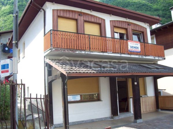 casa indipendente in vendita a Villa di Tirano