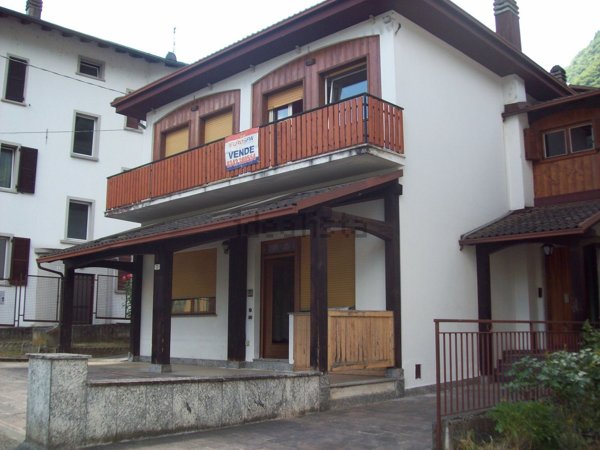casa indipendente in vendita a Villa di Tirano