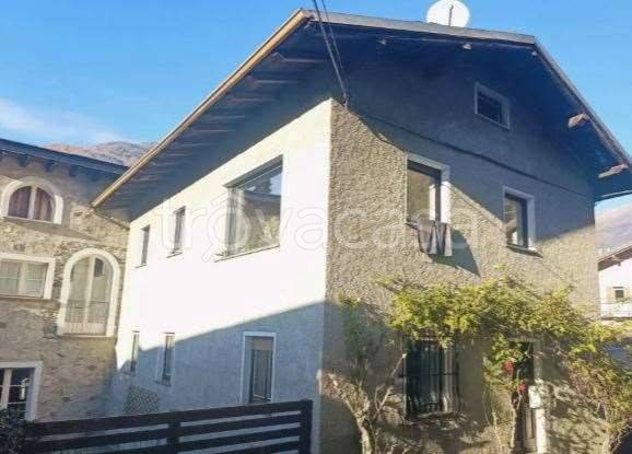 appartamento in vendita a Villa di Tirano in zona Stazzona