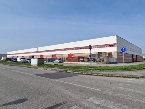locale commerciale in vendita ad Abbiategrasso