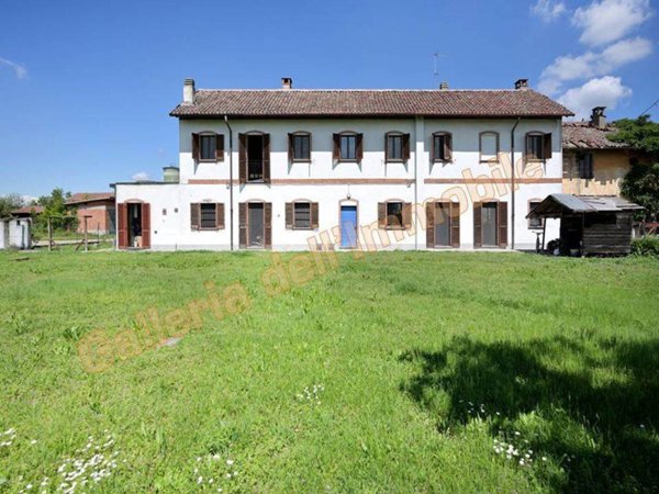casa indipendente in vendita ad Abbiategrasso