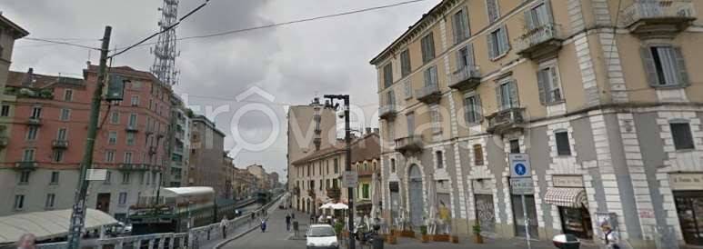 negozio in vendita ad Abbiategrasso
