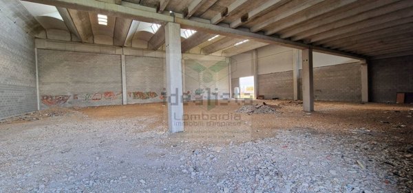 locale di sgombero in vendita ad Abbiategrasso