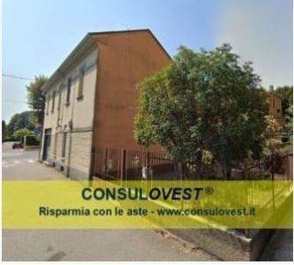 locale commerciale in vendita ad Abbiategrasso