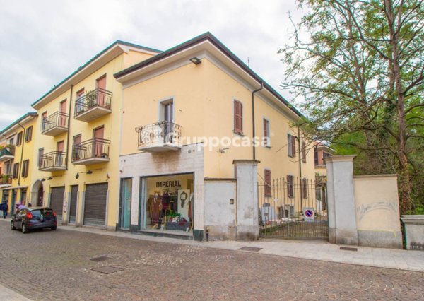 negozio in vendita ad Abbiategrasso