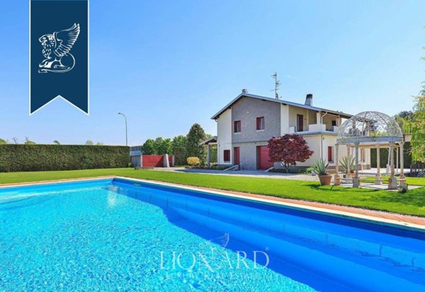 casa indipendente in vendita ad Abbiategrasso