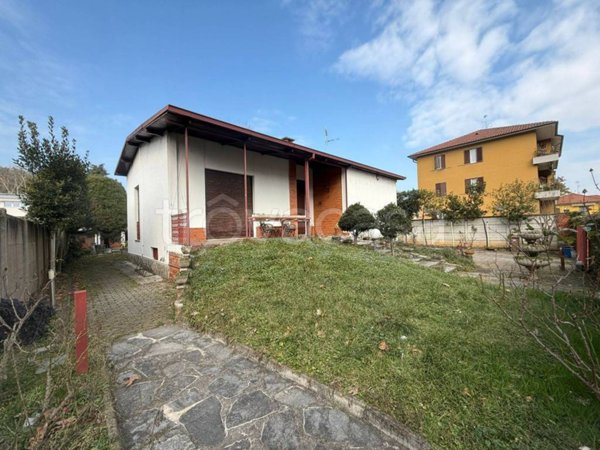 casa indipendente in vendita ad Abbiategrasso