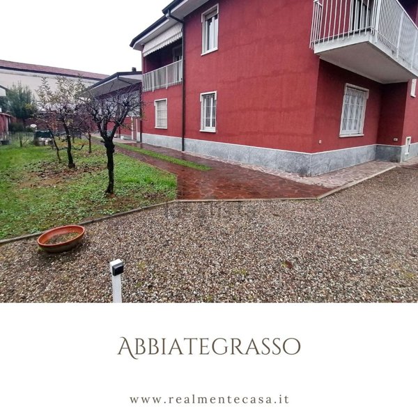 casa indipendente in vendita ad Abbiategrasso