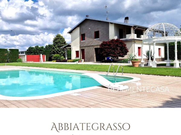 casa indipendente in vendita ad Abbiategrasso