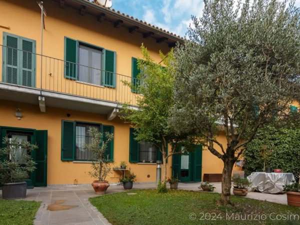 casa indipendente in vendita ad Abbiategrasso