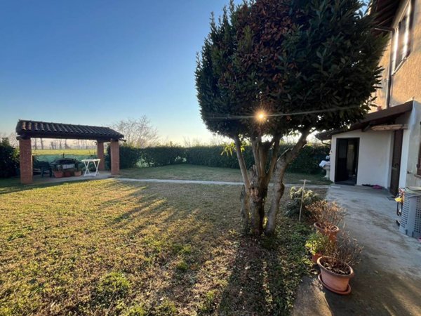 casale in vendita ad Abbiategrasso