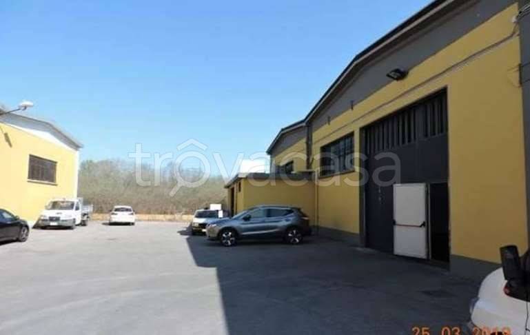 locale commerciale in vendita ad Abbiategrasso