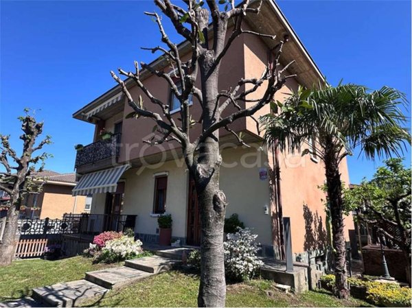 casa indipendente in vendita ad Abbiategrasso