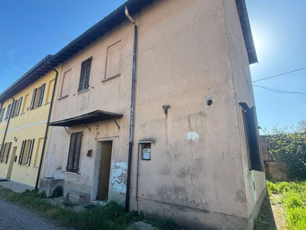 casa indipendente in vendita ad Abbiategrasso