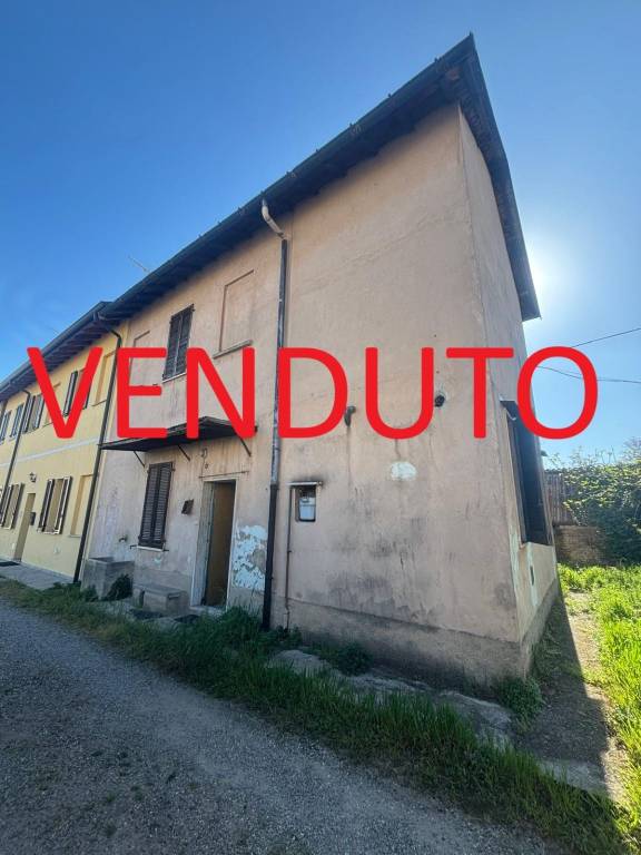 casa indipendente in vendita ad Abbiategrasso