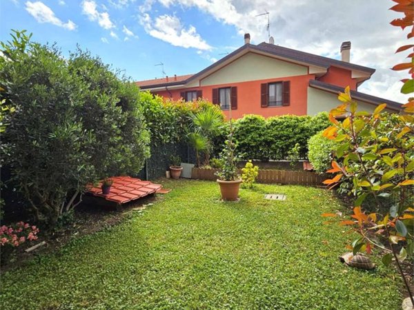 appartamento in vendita ad Abbiategrasso in zona Castelletto