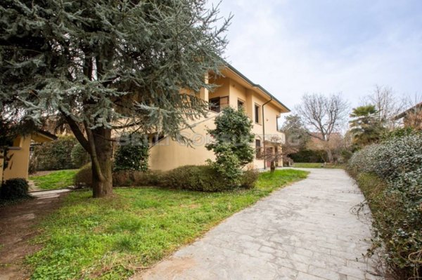 casa indipendente in vendita ad Abbiategrasso