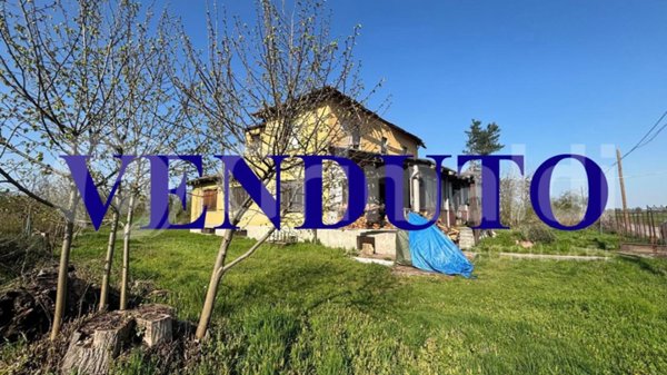 casale in vendita ad Abbiategrasso
