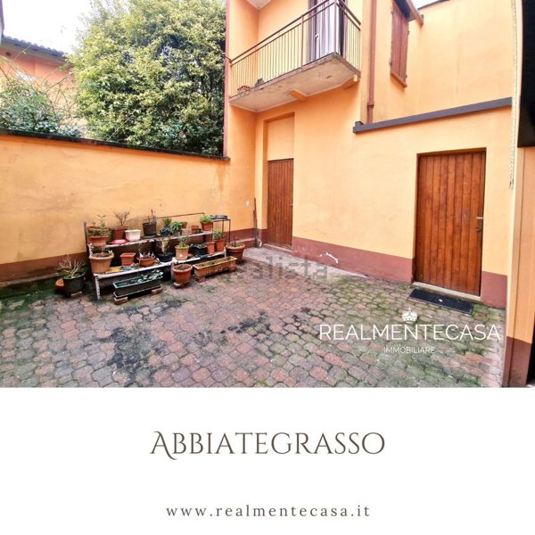 casa indipendente in vendita ad Abbiategrasso