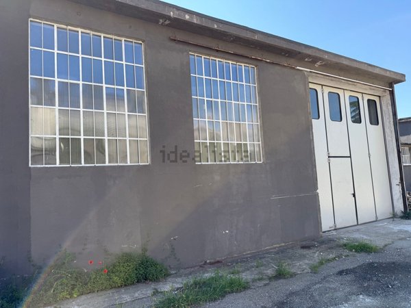 capannone in vendita ad Abbiategrasso