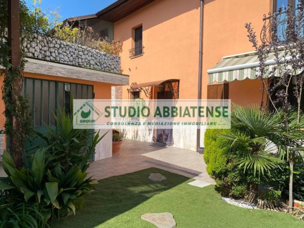 casa indipendente in vendita ad Abbiategrasso