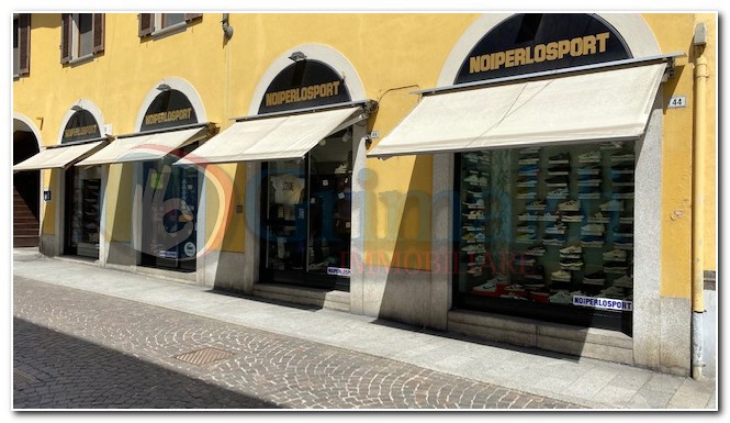 negozio in vendita ad Abbiategrasso