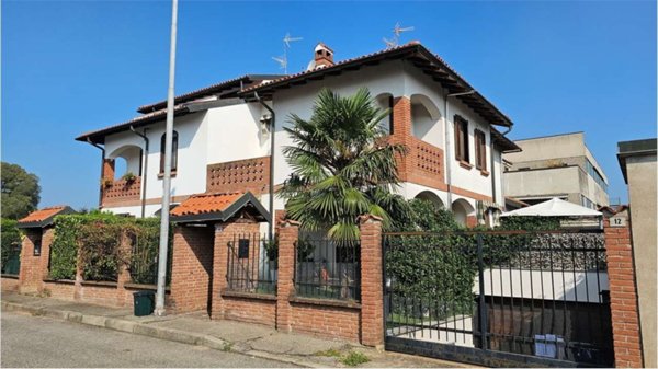 casa indipendente in vendita ad Abbiategrasso