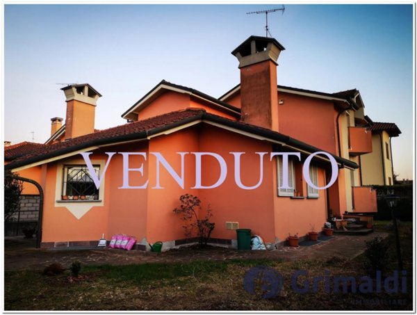 casa indipendente in vendita ad Abbiategrasso