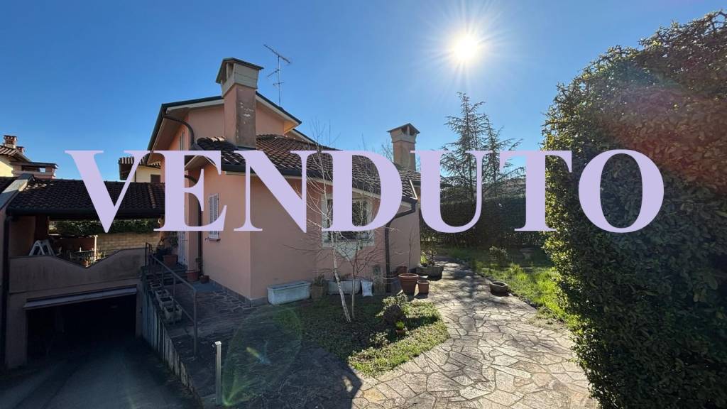 casa indipendente in vendita ad Abbiategrasso