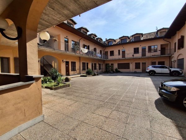 appartamento in vendita ad Abbiategrasso in zona Castelletto