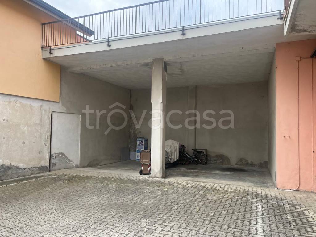 locale commerciale in vendita ad Abbiategrasso