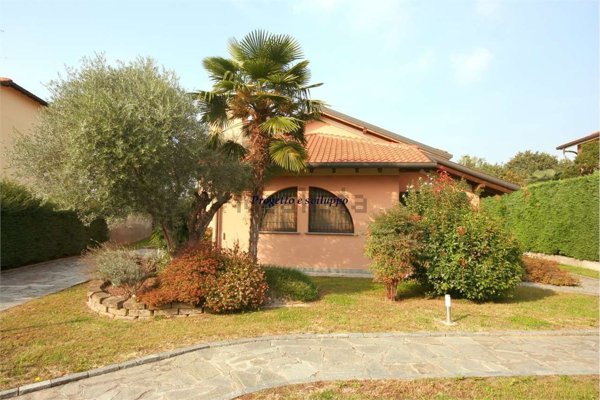 casa indipendente in vendita ad Abbiategrasso
