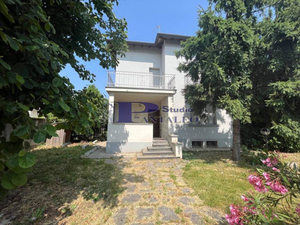 casa indipendente in vendita ad Abbiategrasso