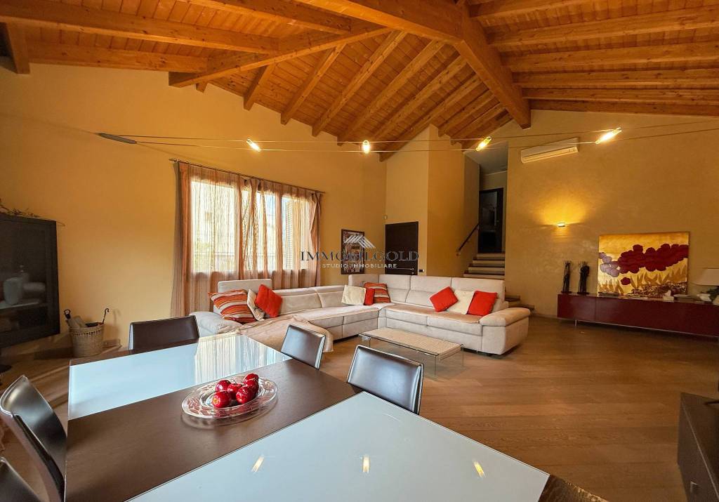 casa indipendente in vendita ad Abbiategrasso