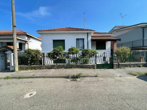 casa indipendente in vendita ad Abbiategrasso