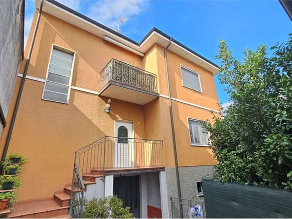 casa indipendente in vendita ad Abbiategrasso