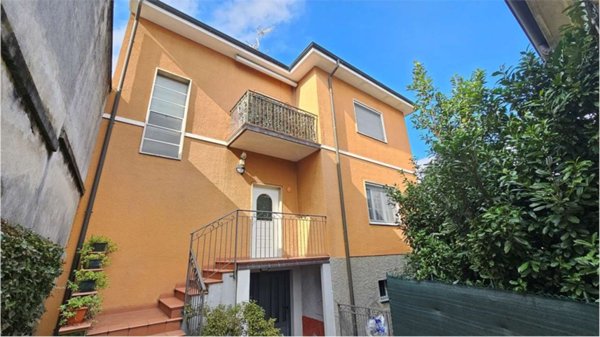 casa indipendente in vendita ad Abbiategrasso