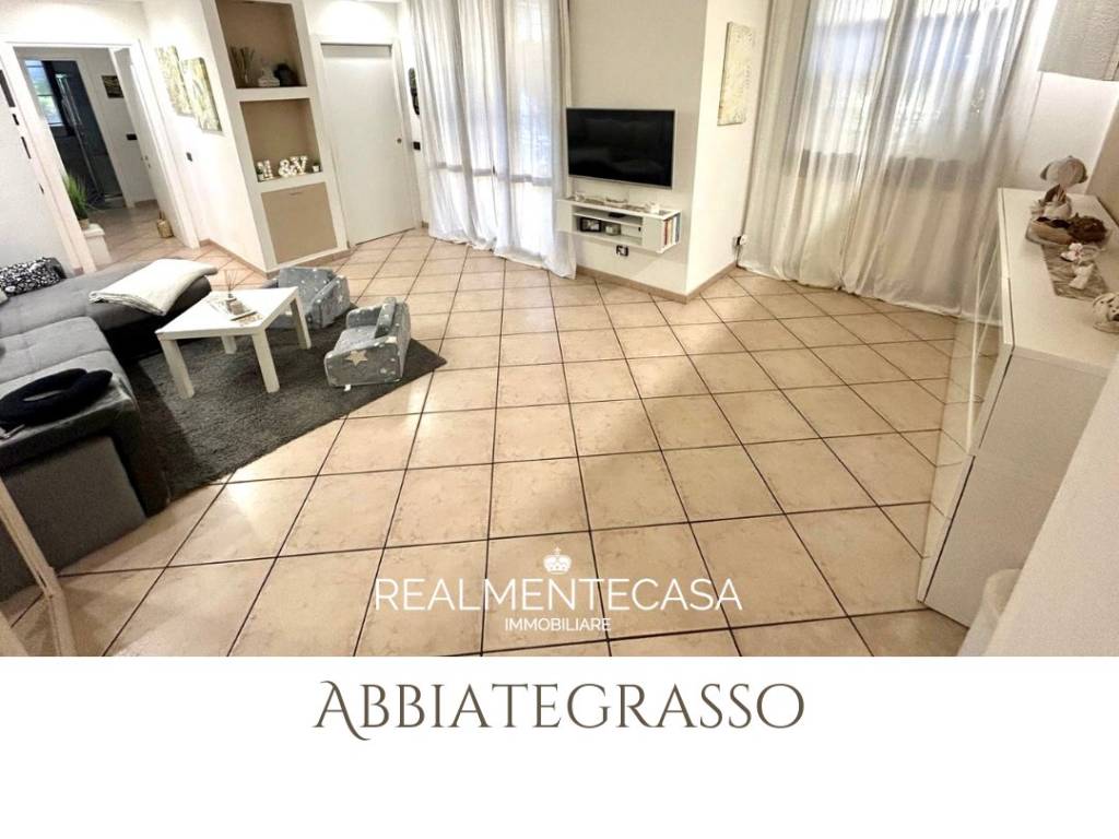 appartamento in vendita ad Abbiategrasso in zona Castelletto