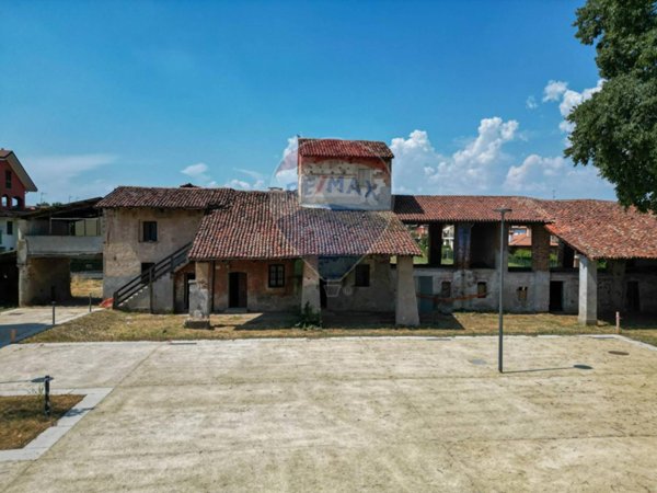 casale in vendita ad Abbiategrasso