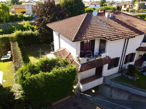 casa indipendente in vendita ad Abbiategrasso