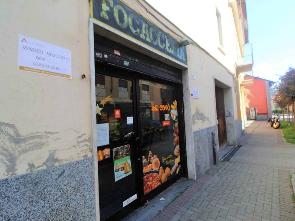 negozio in vendita ad Abbiategrasso